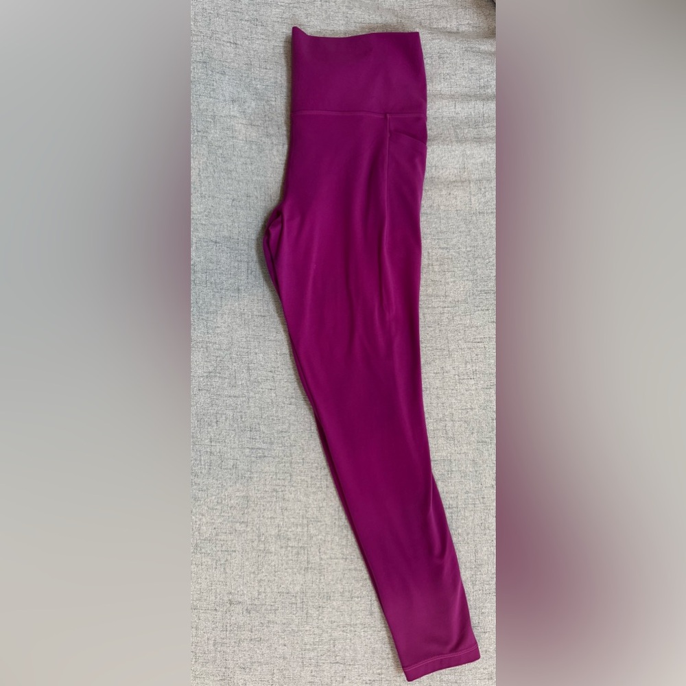 Athleta Salutation Stash leggings